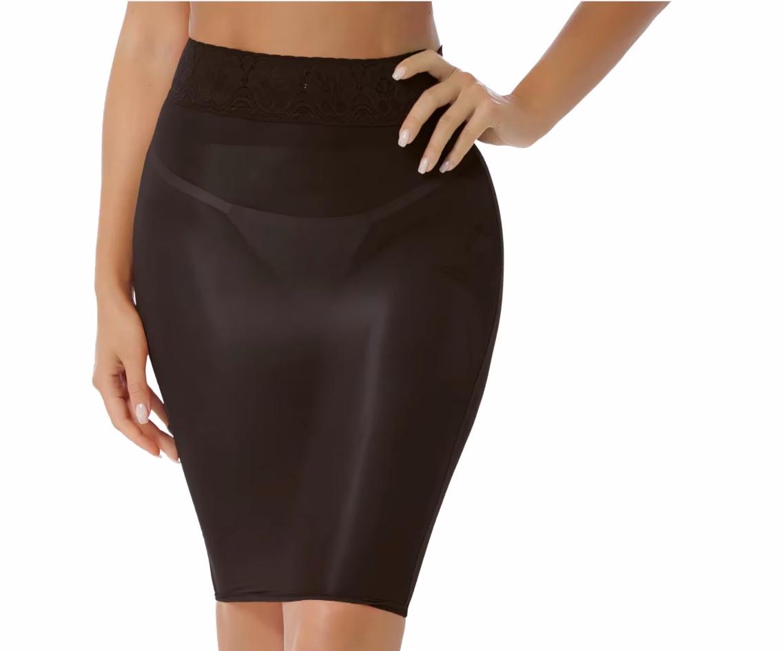 Vicky's sexy shiny pencil skirt with lace - figure-hugging & seductive - Image 2