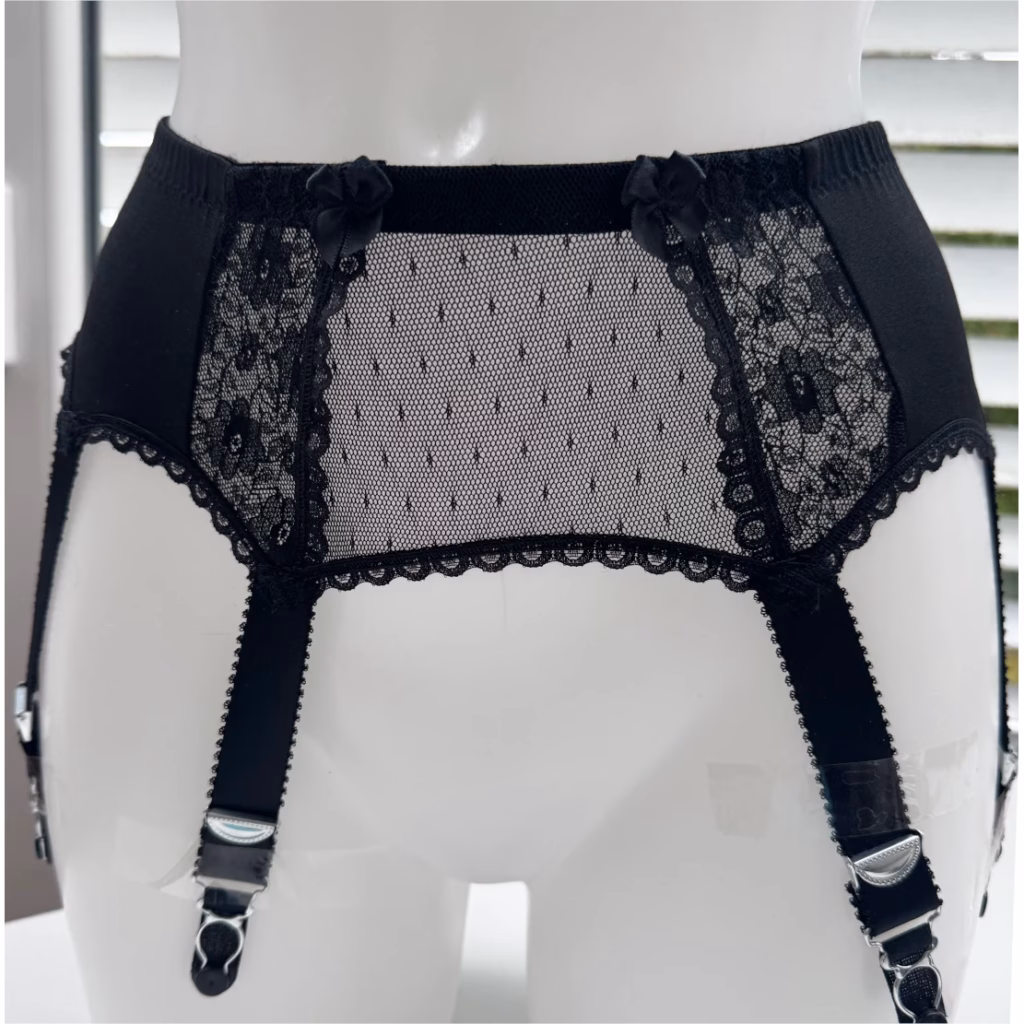 Super soft garter belt "Ellie with 10 straps black. Size XS/S