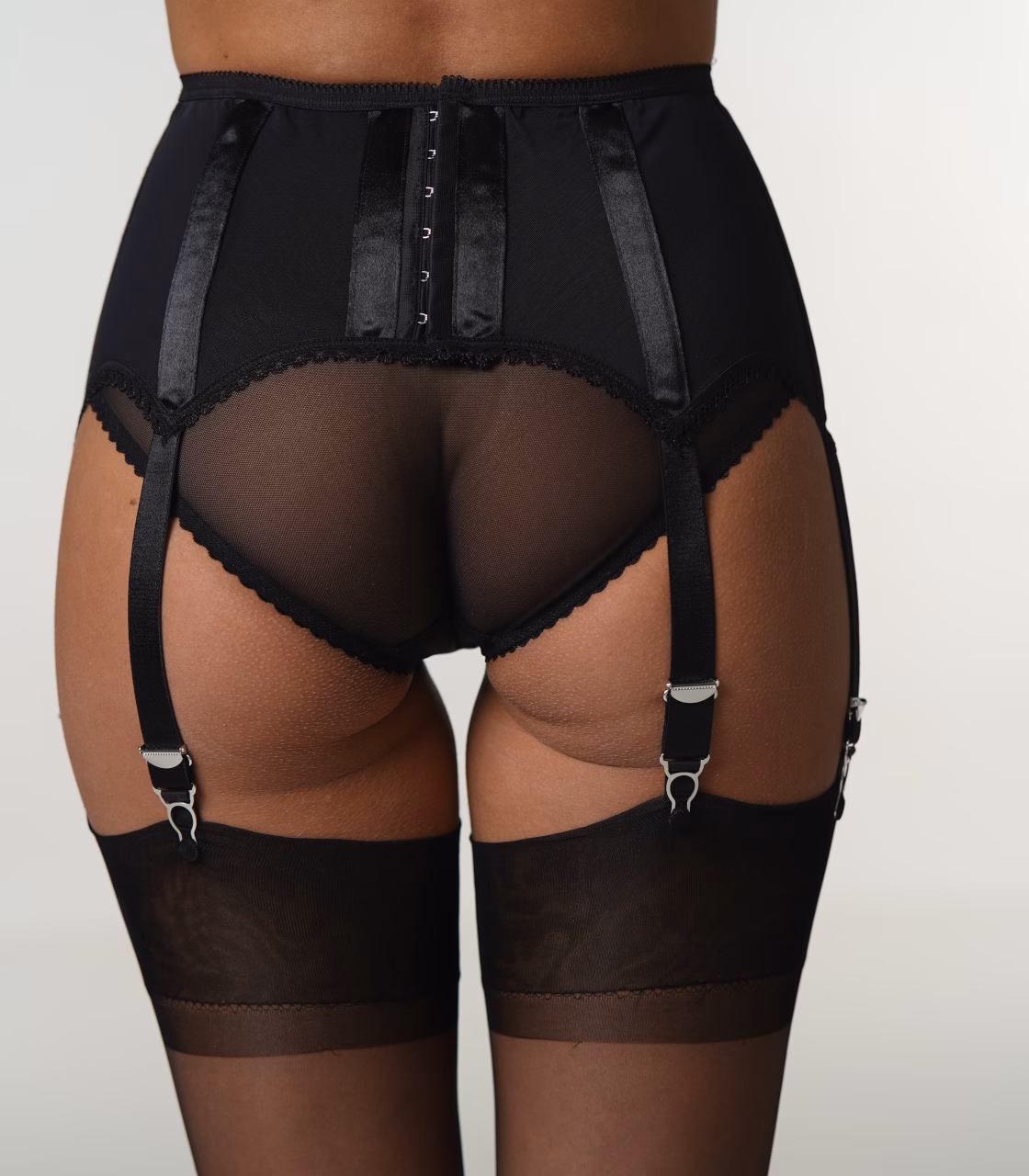 Anja suspender belt, Noble Italian powermesh 6 suspenders in black, white or red with lacing - Image 3