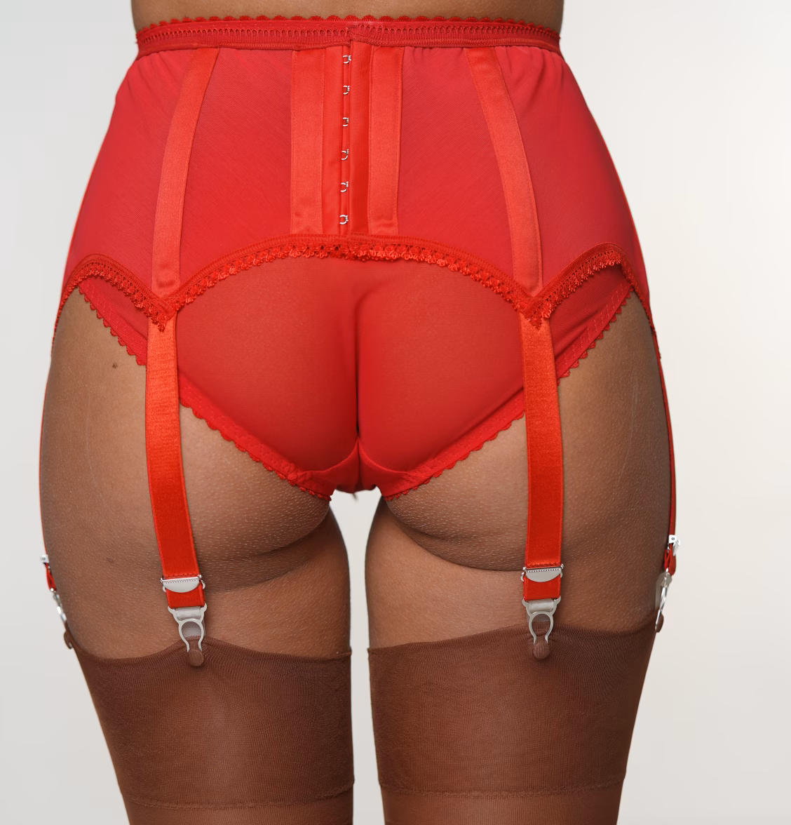 Anja suspender belt, Noble Italian powermesh 6 suspenders in black, white or red with lacing - Image 2